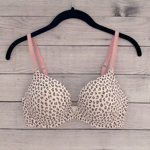 Host Pick 🎉 Victoria’s Secret Cheetah Push-Up Bra!